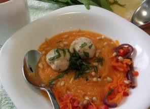 Овощной крем суп с фрикадельками